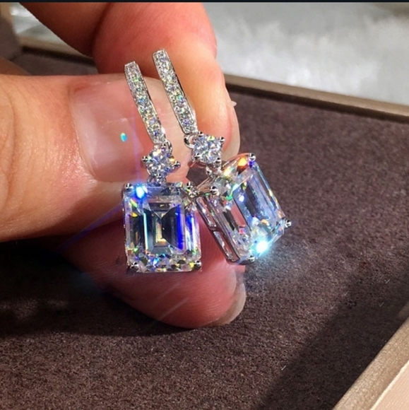 Beautiful CZ earrings - Picture 3 of 3